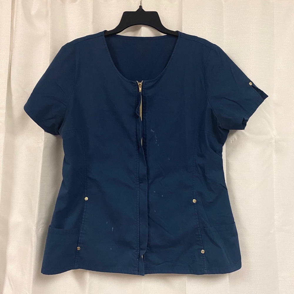 Scrub set
